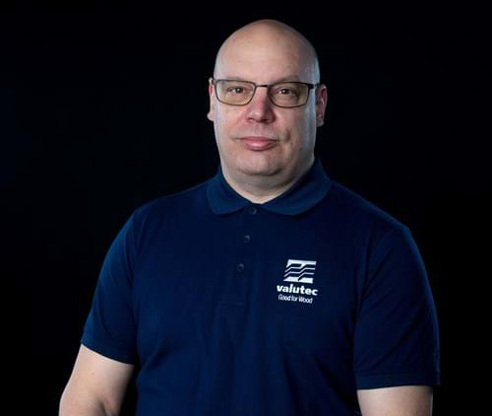 Petri Asikaisen muotokuva, Valutec.